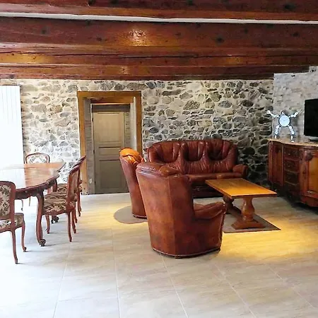 Les Nougats, Location 8 Personnes 度假居